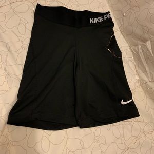 Black bike short Nike Pros